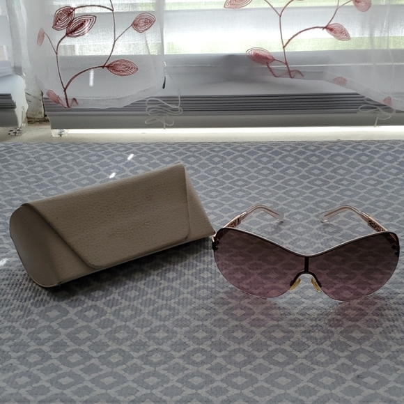 Michael Kors Accessories - 😎 Michael Kors Grand Canyon Sunglasses 🕶